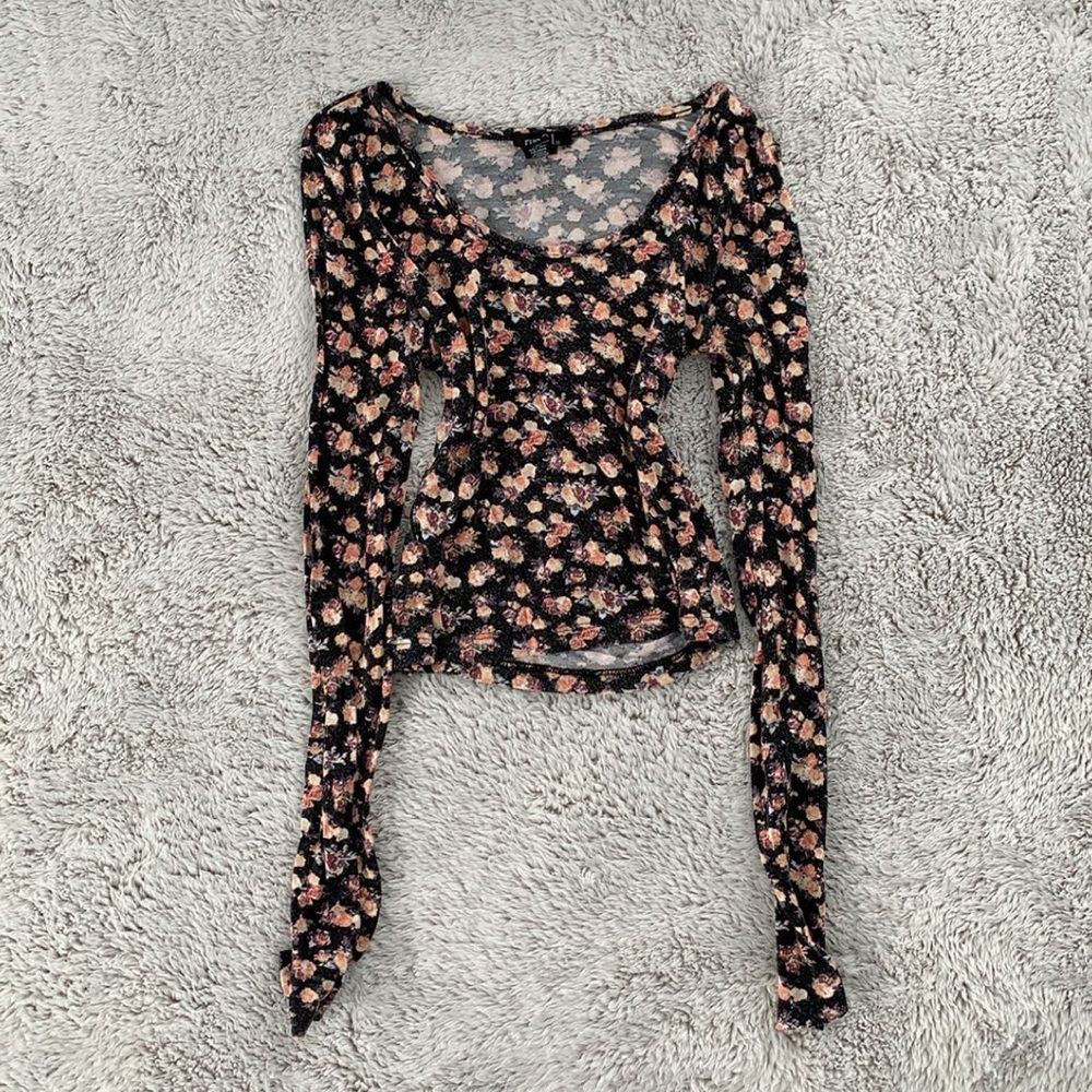 Long sleeve crop top